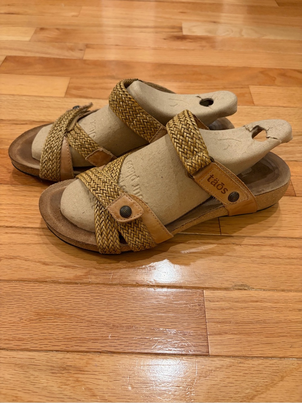 Taos Footwear Trulie Woven Leather Slide Sandals in Tan EU39/US 8-8.5